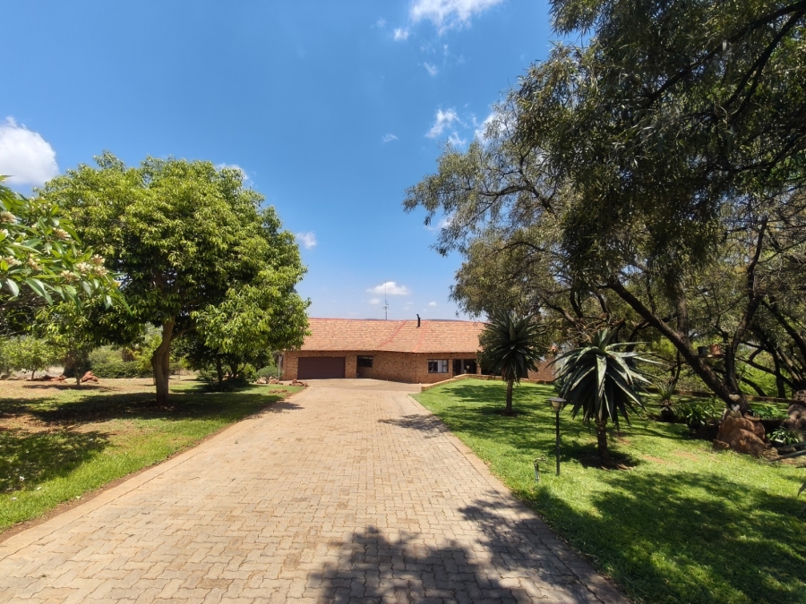 4 Bedroom Property for Sale in Swartruggens North West